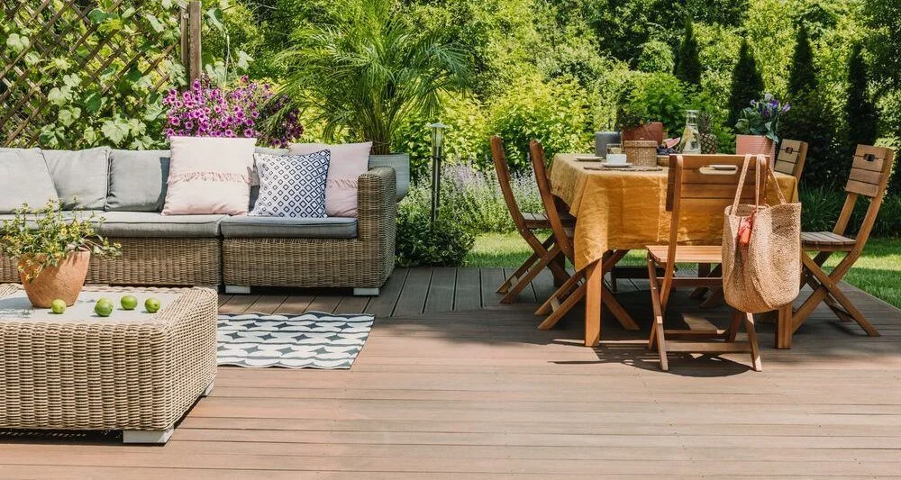 Why Winter Is The Best Time To Shop For Outdoor Furniture